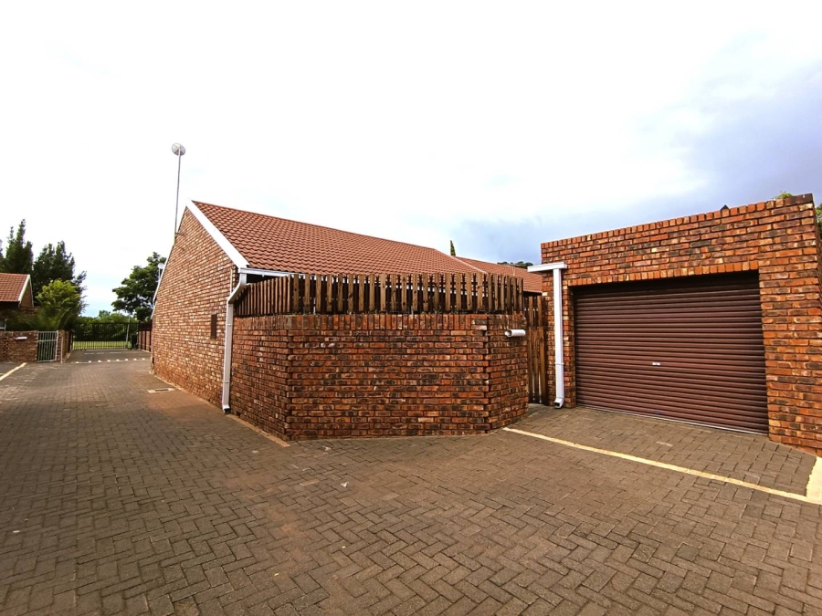 3 Bedroom Property for Sale in Langenhovenpark Free State